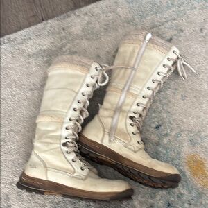 Women's Cream Lace-Up Boots